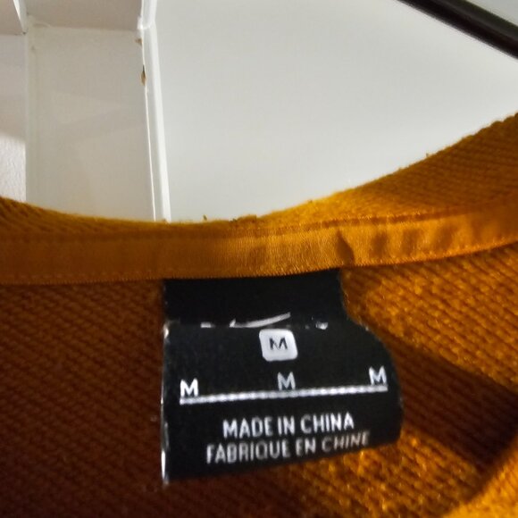 Nike sweater ****SOLD ELSEWHERE**** - Picture 4 of 4